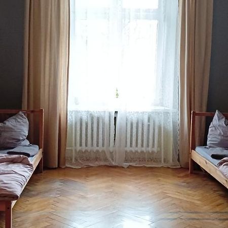 Words & Swords Apartment Krakow Luaran gambar