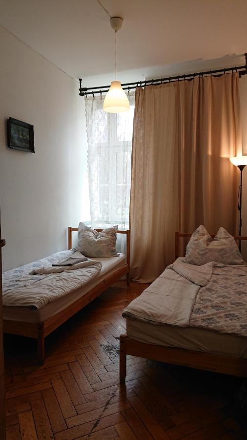 Words & Swords Apartment Krakow Luaran gambar