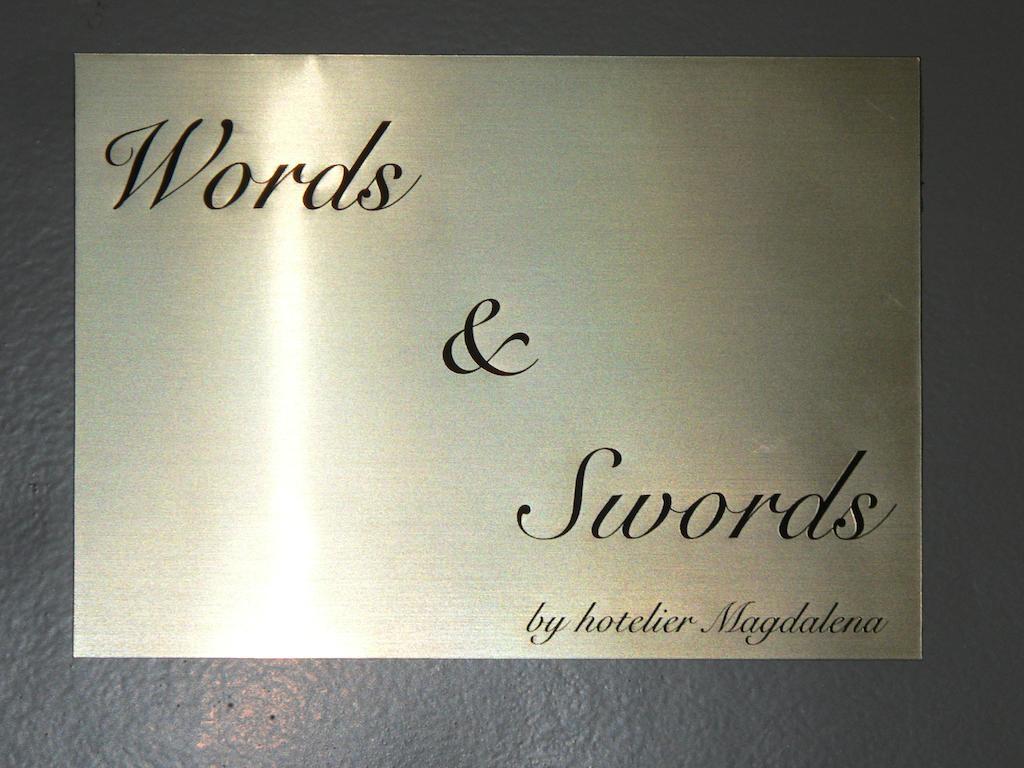 Words & Swords Apartment Krakow Bilik gambar