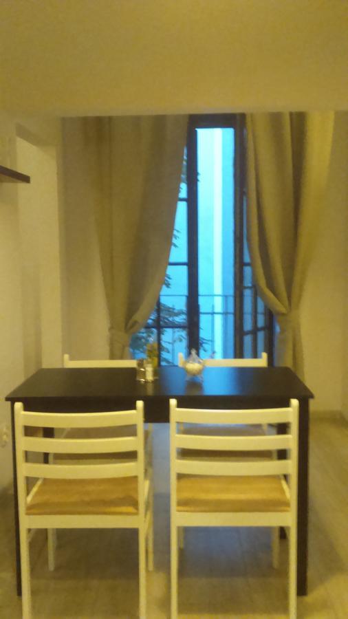 Words & Swords Apartment Krakow Luaran gambar