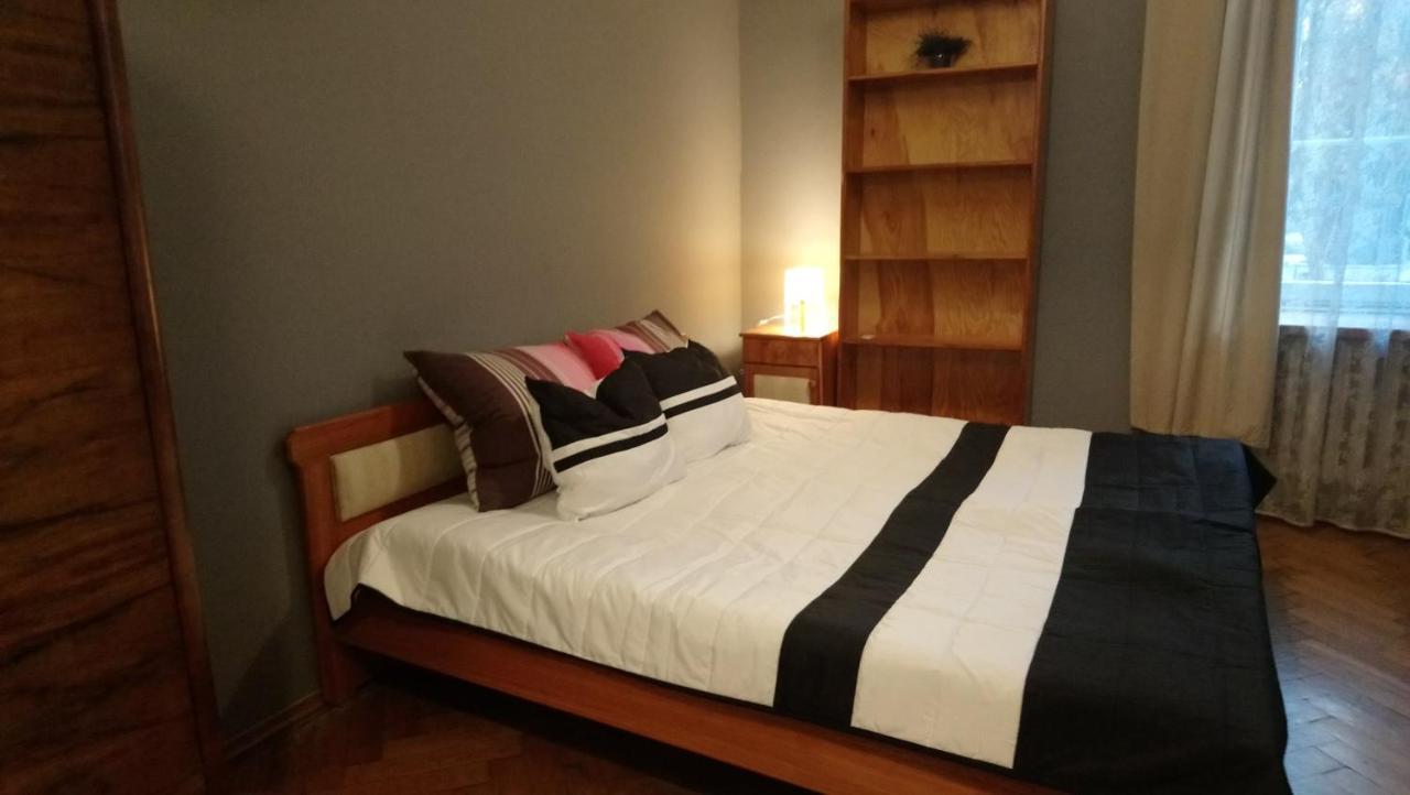 Words & Swords Apartment Krakow Luaran gambar
